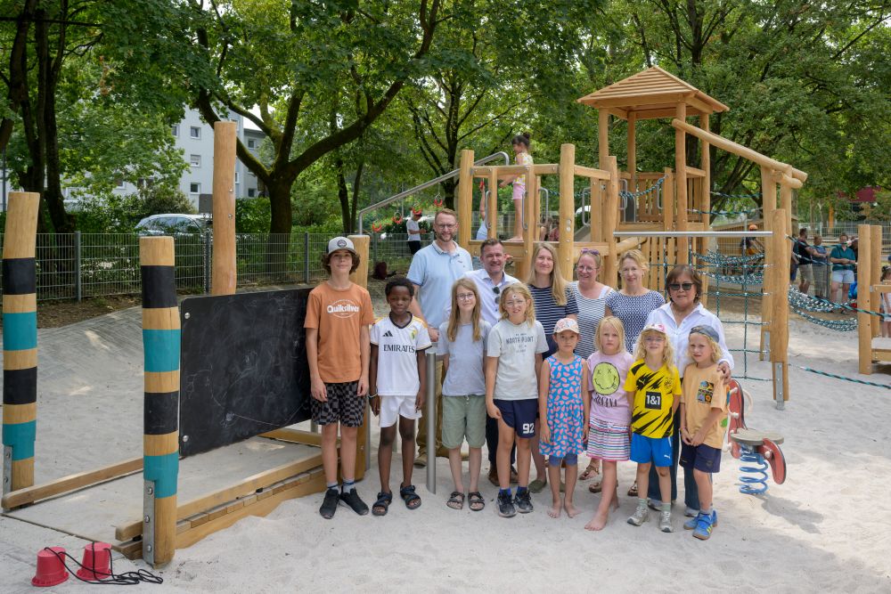 Sanierter Kinderspielplatz Baden-Badener Straße wiedereröffnet